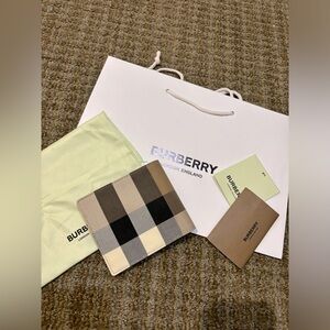 new Burberry mens wallet
